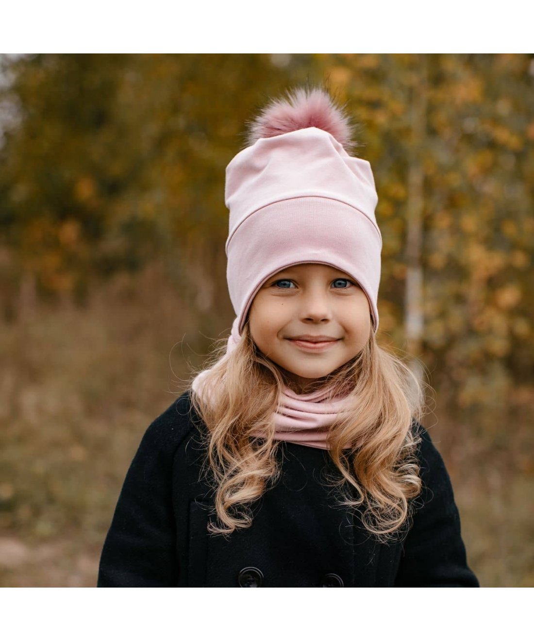 Rožinė vaikiška kepurė su bumbulu